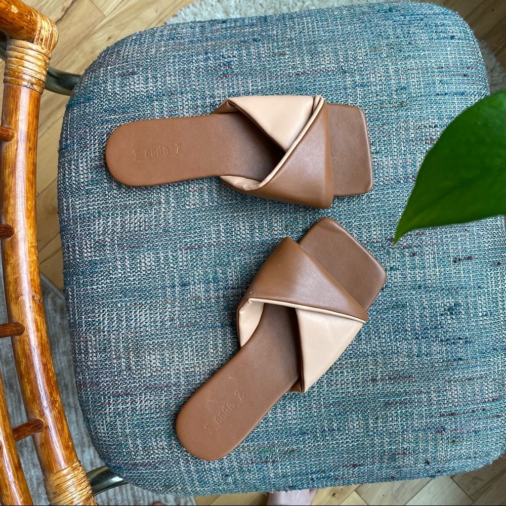 NWOT Flat Color-Block Mules